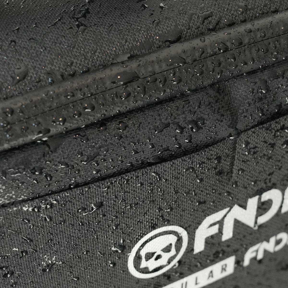 FNDN® TECH SLING BAG