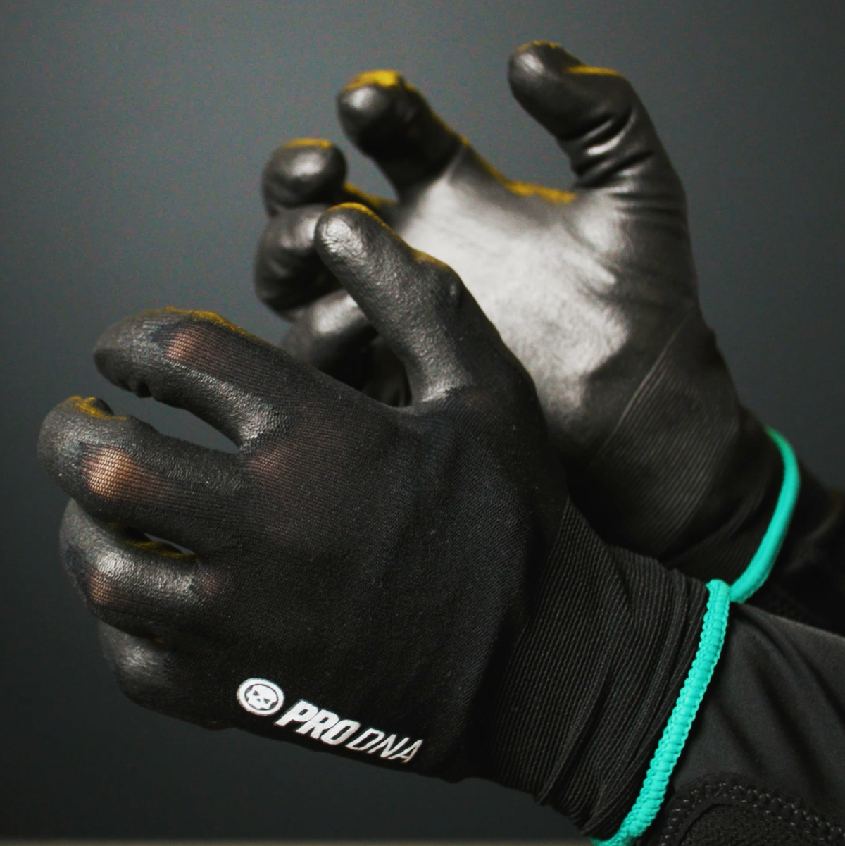 PRO DNA™ HYPERLIGHT GLOVES