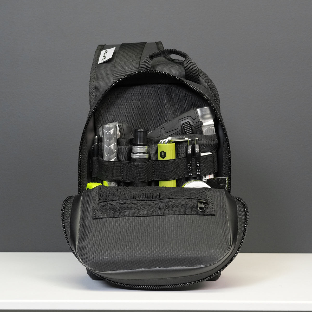 FNDN® TECH SLING BAG