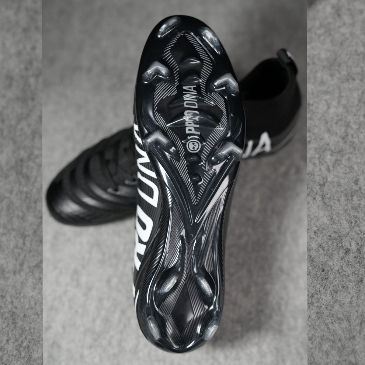PRO DNA™ VOLTRAX CLEATS - BLACK