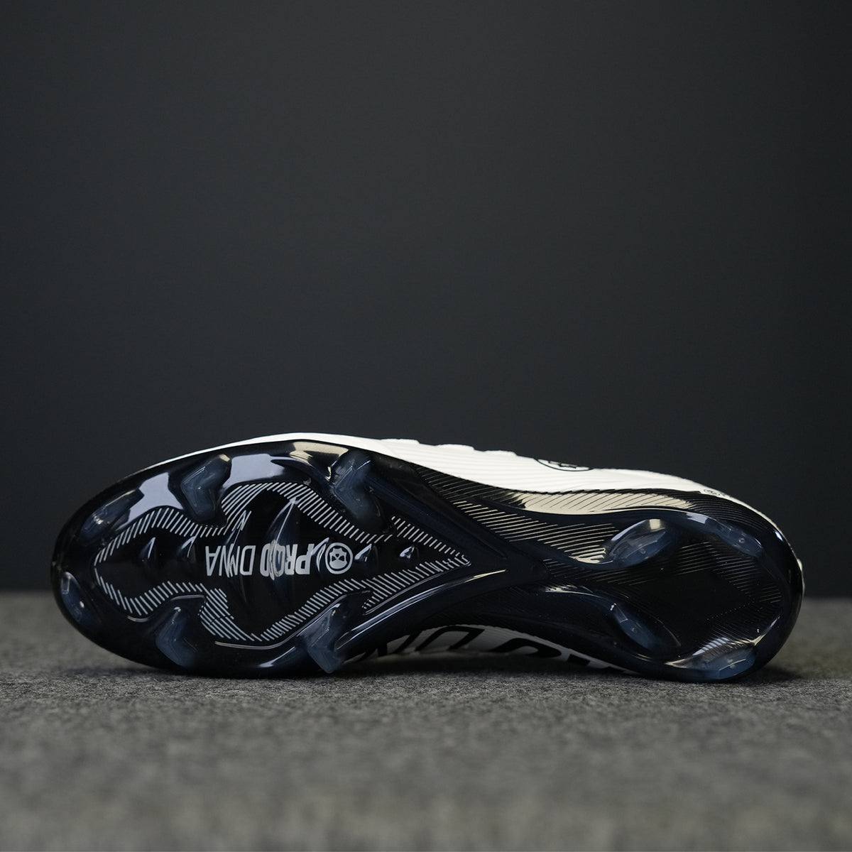 PRO DNA™ VOLTRAX CLEATS - WHITE